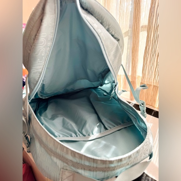Supreme SS19 Icy Blue Backpack in excellent condition - Picture 8 of 11